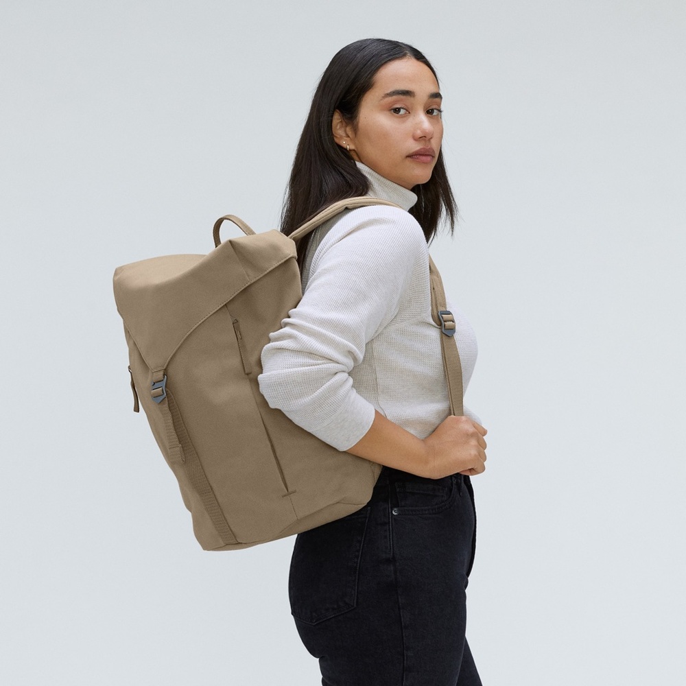 NWT Everlane Renew Rucksack in Sepia